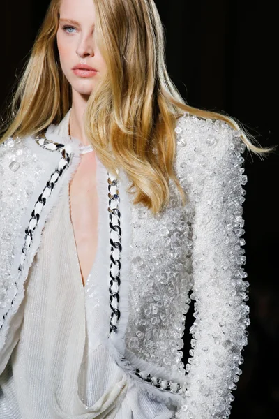 Look 24